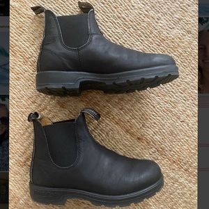 Women’s Australian Blundstone Boots.